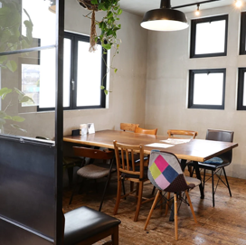 ANTIQUA TREE CAFE店内1