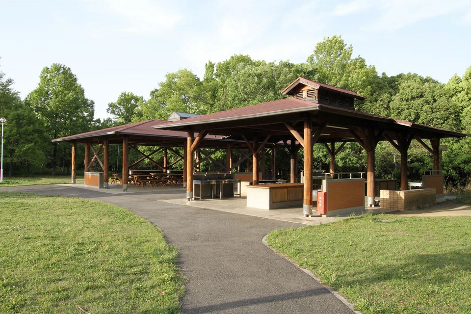 BBQ用の調理ができる東屋の写真