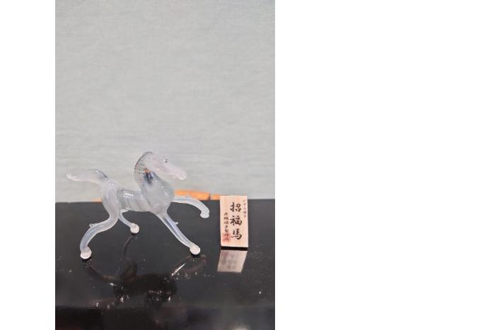 干支ガラス細工「午」白マーブル